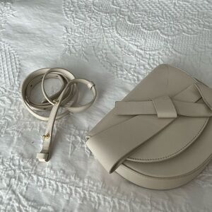 Elegant Cream Bow Accent Women's Bag